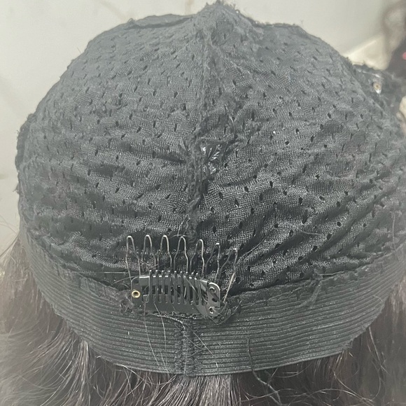 "Beautiful 18-Inch Dark Brown Ombre U-Part Wig – Never Worn!" - Picture 8 of 9